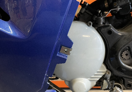 Clips de montaje para motocicletas de 50 cc
