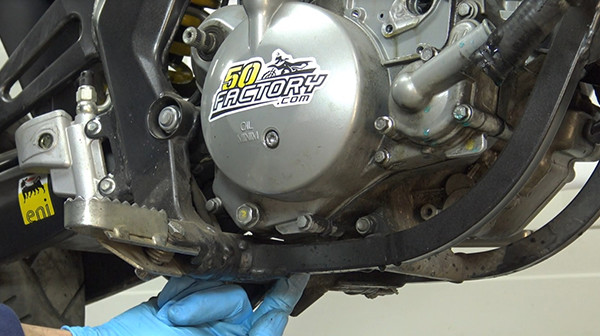 step 7 tuto change water pump derbi euro 3