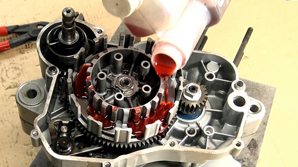 step 23a tutorial disassemble gearbox bearings derbi euro 3