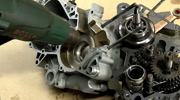 step 9 tutorial disassemble gearbox bearings derbi euro 3