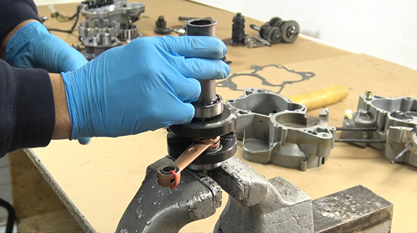 step 1a tutorial disassemble gearbox bearings derbi euro 2