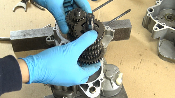 step 2 tutorial disassemble gearbox bearings derbi euro 2