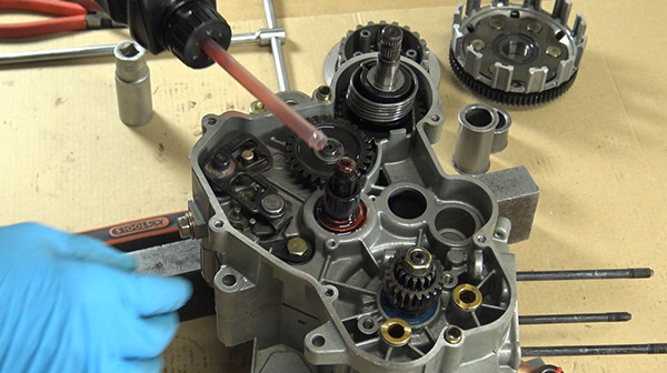 step 20 tutorial disassemble crankshaft derbi euro 2