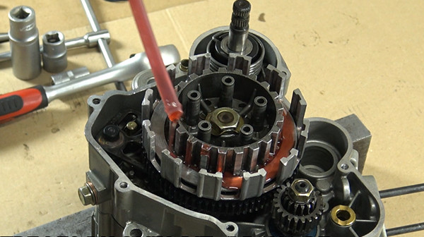 step 25 tutorial disassemble gearbox bearings derbi euro 2