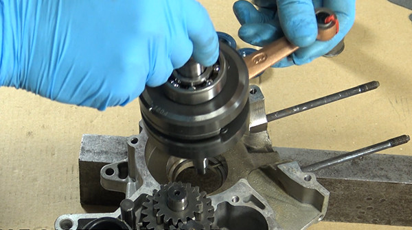 step 7 tutorial disassemble crankshaft derbi euro 2