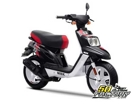 Présentation de la scooter 50 MBK Booster 50 12p