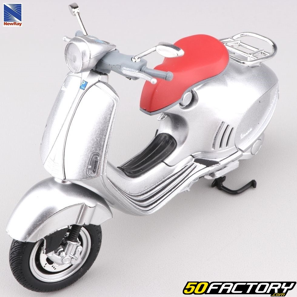 Scooter miniature 1/12e Vespa 946 New Ray gris – miniature scooter