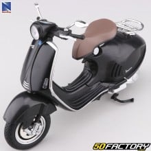 Scooter em miniatura 1/12th Vespa 946 New Ray preto